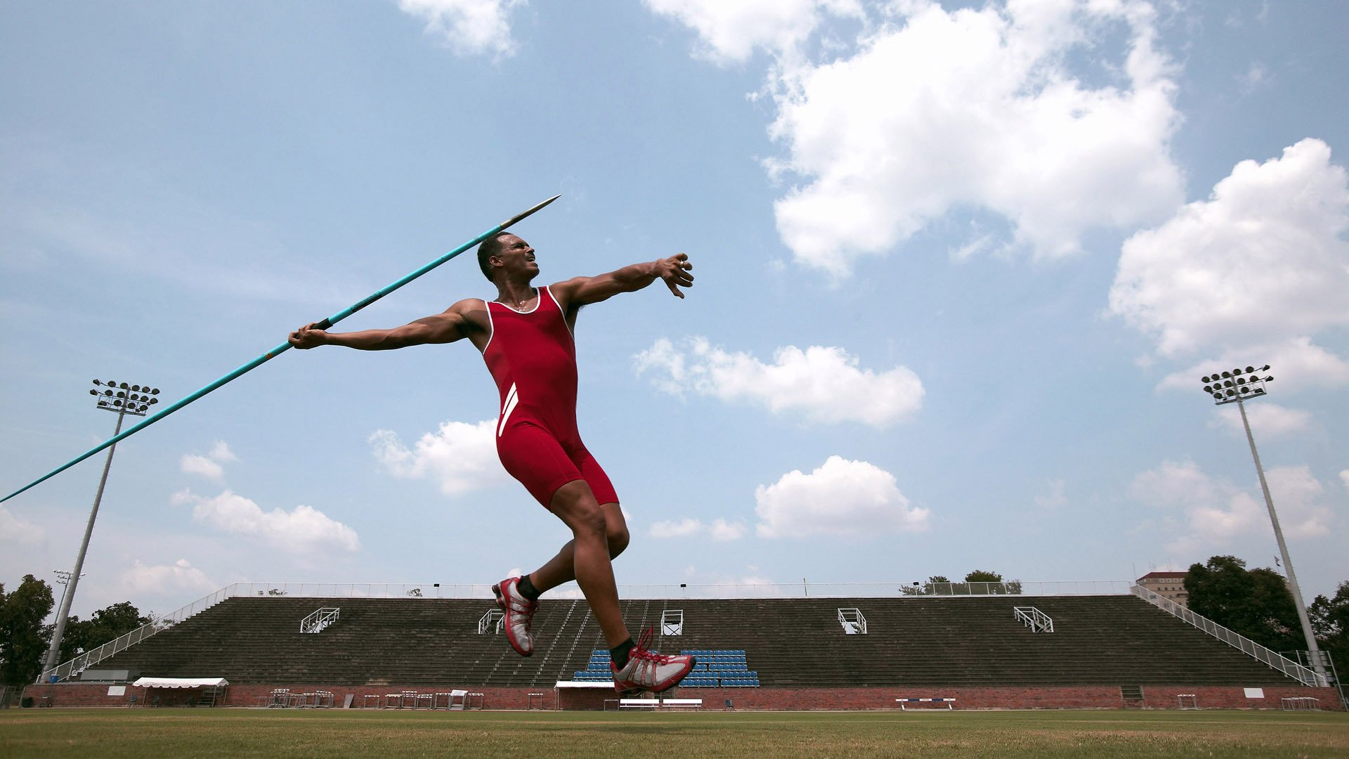 中国男篮客场作战表现稳定 教练战术调整及时，中国男篮训练视频